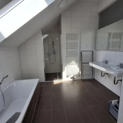 Gepflegte 3-Zimmer-Maisonettewohnung im Zentrum von Ried im Innkreis - Bild 2