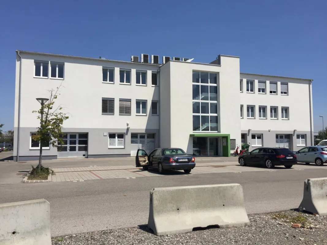 ATTRAKTIVE GEWERBEIMMOBILIE: LAGER- UND BÜROFLÄCHE UNTER EINEM DACH - IDEAL FÜR UNTERNEHMEN - Bild 1