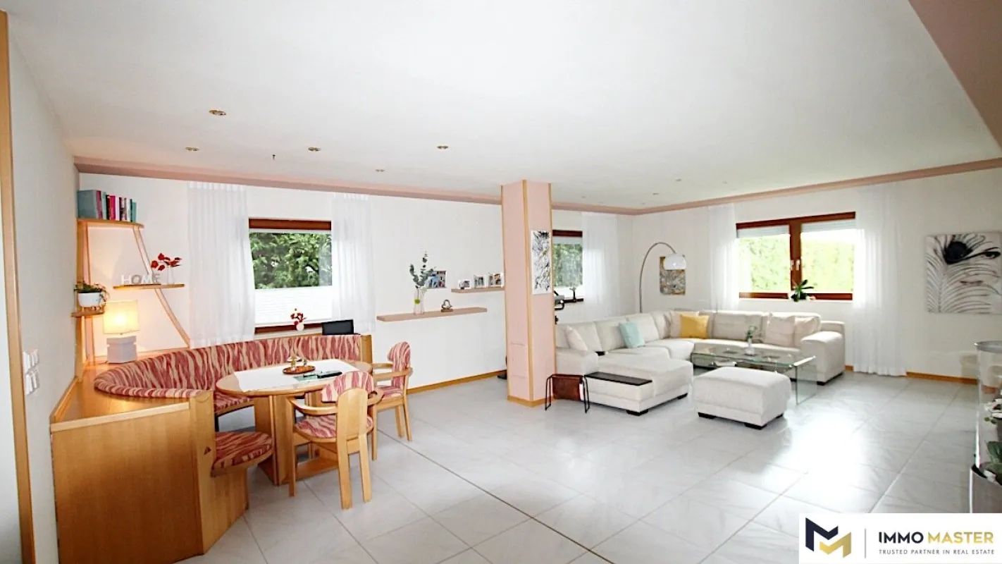 Wohnen auf 1000 m² barrierefreier Fläche, Bungalow in Trumau mit uneinsehbarem Garten - Bild 1