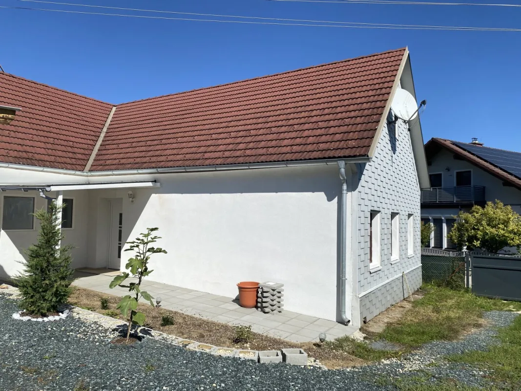 Neu renoviertes Miethaus - Bild 1