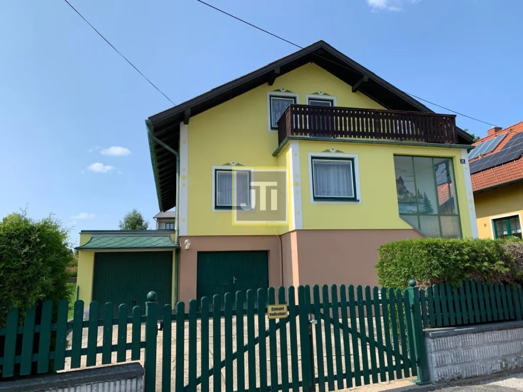 Provisionsfrei! Schönes, zentral, aber ruhig gelegenes Grundstück mit großem Haus - Bild 1