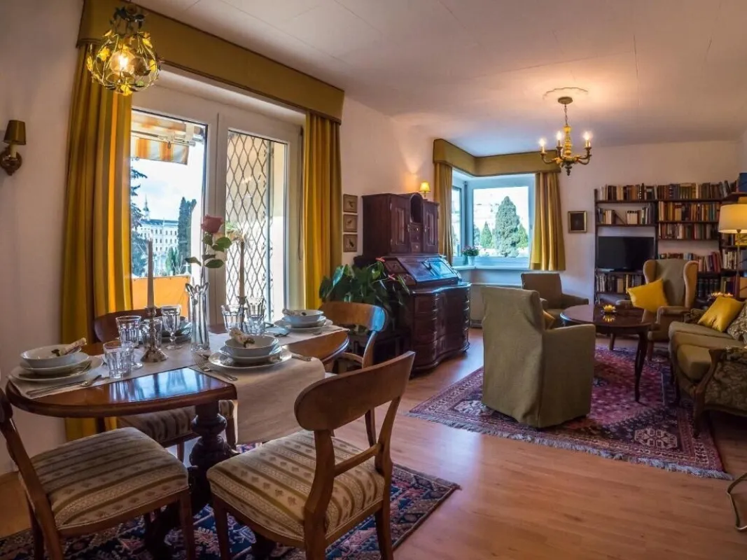 Nähe LKH - Perfekte Lage Charmante,  gemütliche und sonnige 3-Zimmer-Wohnung mit Balkon mit Blick ins Grüne und auf den Leonhardbach! - Bild 1