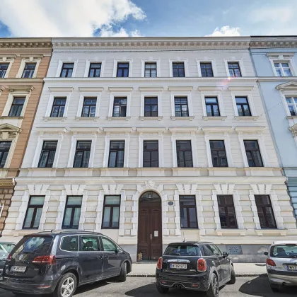 PAKET | 2 gewerbliche Apartments mit baubewilligter Planung | Komplett hofseitig | In Gehweite zum 1. Bezirk | Repräsentatives Jahrhundertwendehaus - Bild 2