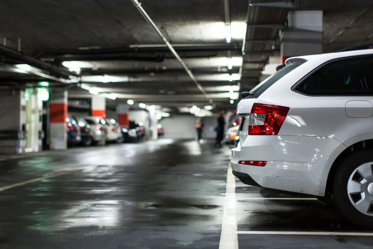 Tiefgaragenstellplatz nahe Prager Straße zu vermieten - Bild 1