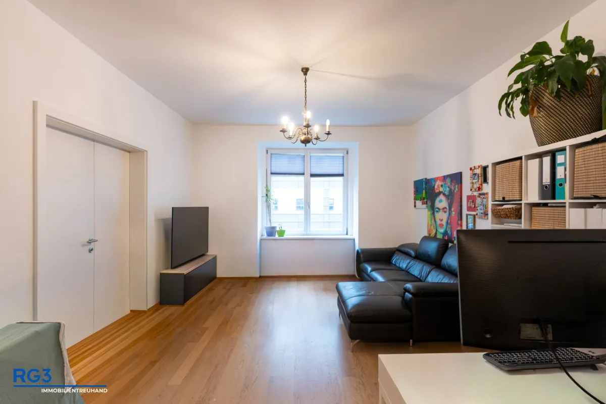 Top Eigentumswohnung mit Balkon in zentraler Lage - Bild 1