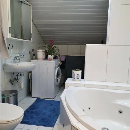 Charmante 3 Zimmer Wohnung in schöner und ruhiger Lage freut sich auf neuen Eigentümer - Bild 3