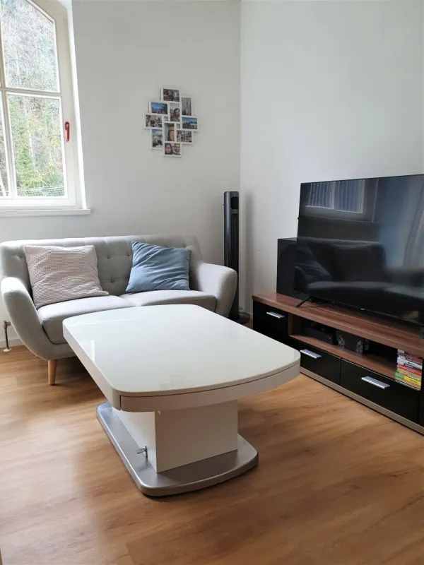 Charmante 3 Zimmer Wohnung in schöner und ruhiger Lage freut sich auf neuen Eigentümer - Bild 1