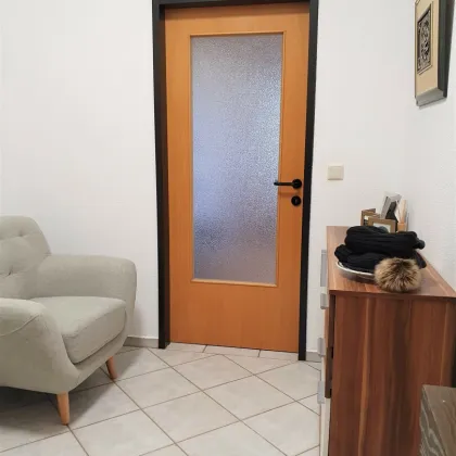Charmante 3 Zimmer Wohnung in schöner und ruhiger Lage freut sich auf neuen Eigentümer - Bild 2