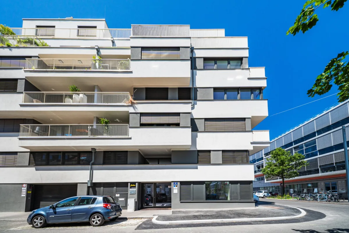 Tiefgaragenstellplatz in Neubauliegenschaft! E-Anschluss möglich! - Bild 1