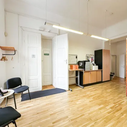 Großzügige Altbau-Bürofläche in repräsentativer Lage im Banken- und Geschäftsviertel - Bild 2