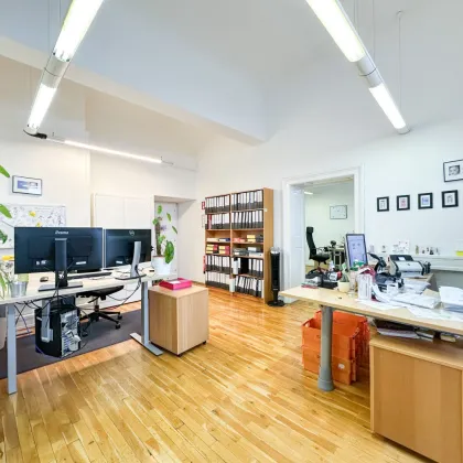 Großzügige Altbau-Bürofläche in repräsentativer Lage im Banken- und Geschäftsviertel - Bild 3