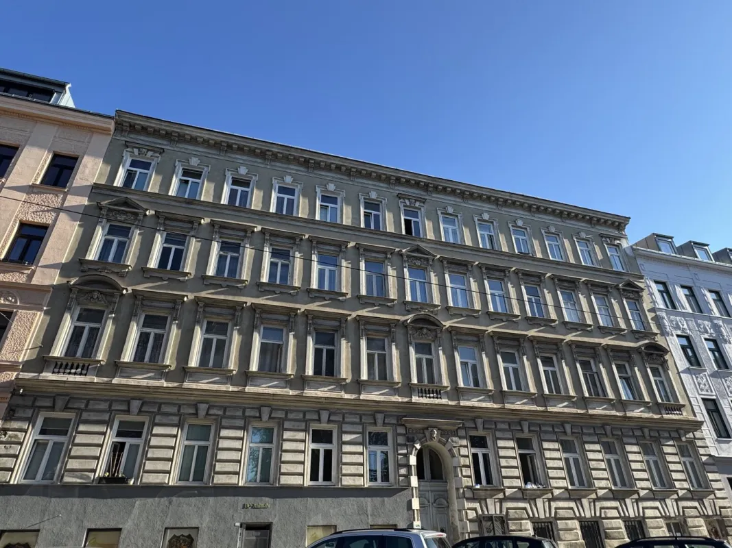 Charmantes Altbauprojekt im 16. Bezirk - Altbaujuwel mit Potential – leerstehende Wohnung zur Sanierung - Bild 1