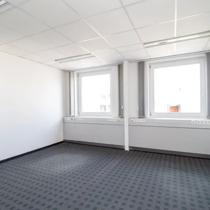 Attraktive Bürofläche in gepflegtem Geschäftsgebäude - Bild 2