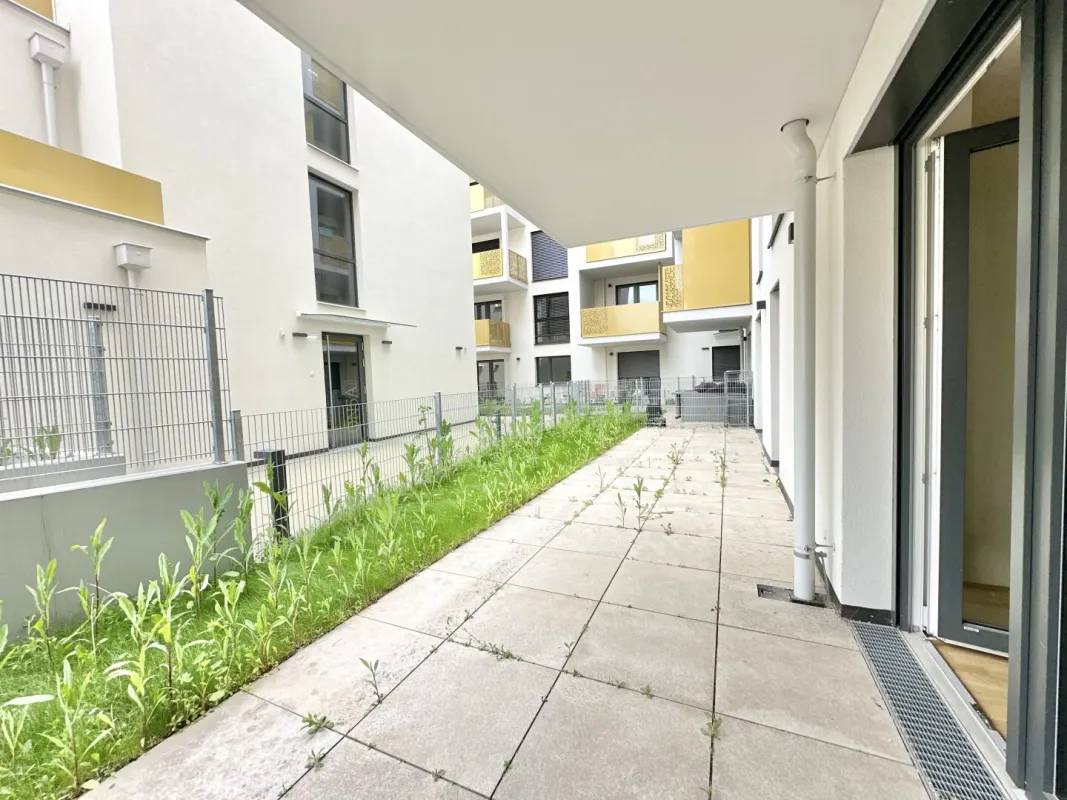 Hier müssen Sie schnell sein - AB SOFORT BEZIEHBAR! Tolle 3 Zimmerwohnung + Terrasse/Garten! Absolute Ruhelage - Tokiostraße! - Bild 1