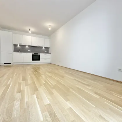 Hier müssen Sie schnell sein - AB SOFORT BEZIEHBAR!! Tolle 3 Zimmerwohnung + Terrasse/Garten! Absolute Ruhelage - Tokiostraße!! - Bild 2