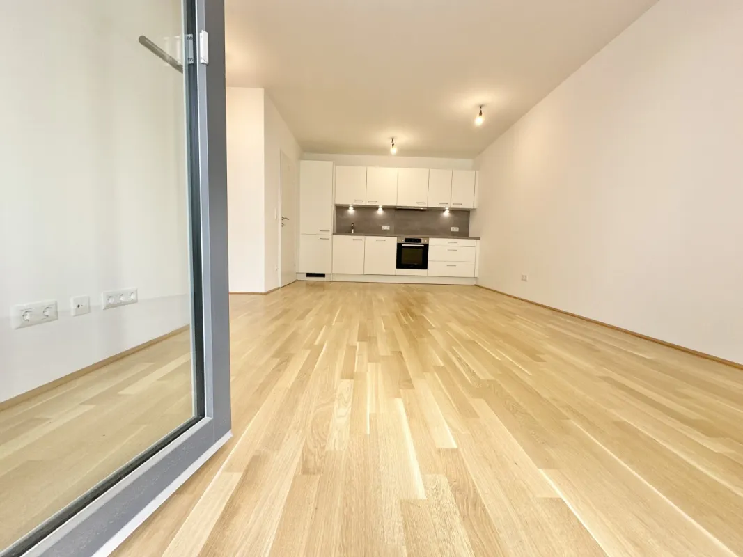 Hier müssen Sie schnell sein - AB SOFORT BEZIEHBAR!! Tolle 3 Zimmerwohnung + Terrasse/Garten! Absolute Ruhelage - Tokiostraße!! - Bild 1