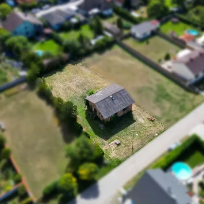 Lassen Sie Ihrer Phantasie freien Lauf: Rohbau mit Erweiterungspotential und großem Grundstück - Bild 2