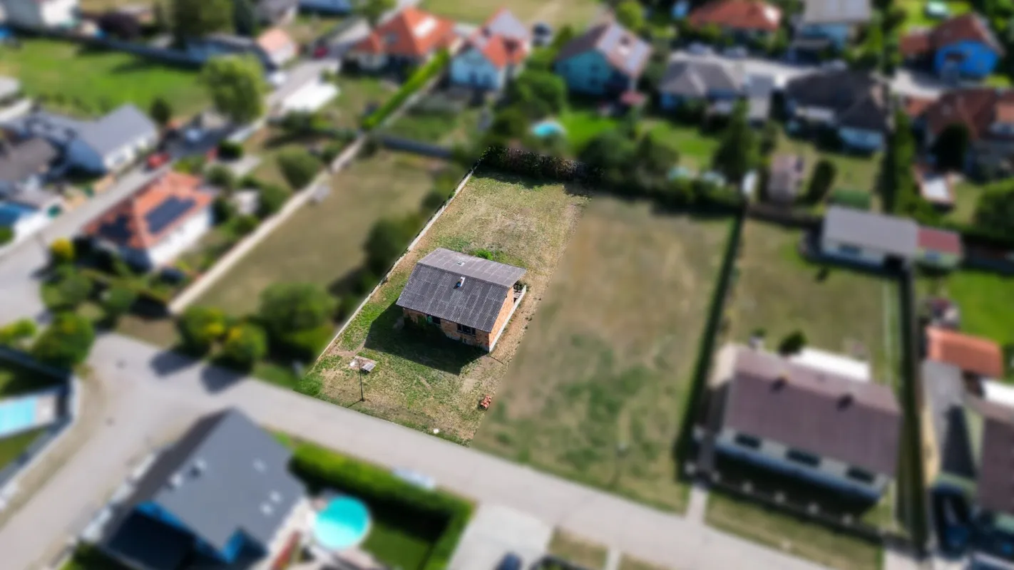 Lassen Sie Ihrer Phantasie freien Lauf: Rohbau mit Erweiterungspotential und großem Grundstück - Bild 1