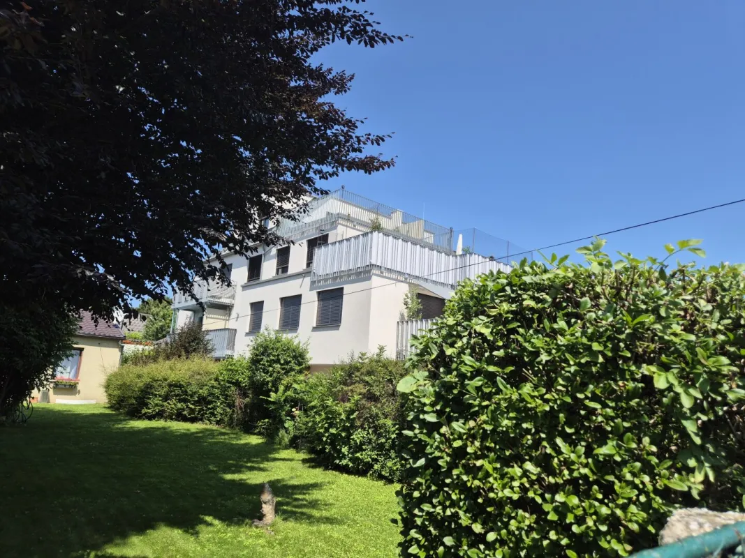 Rendite Objekt! Freier Mietzins bei Neubau Zinshaus mit 15 Wohnungen und 7 Stellplätzen, Baujahr 2022 - Bild 1