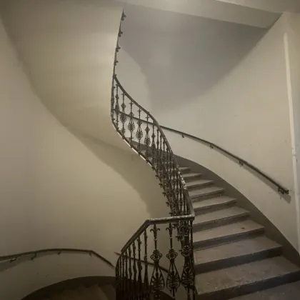 Altbauwohnung mit Charme und Potential- Sanierungsbedürftig, gestallten Sie Ihre Wohnung im coolen 7.Bezirk.. inkl. Balkon - Bild 2