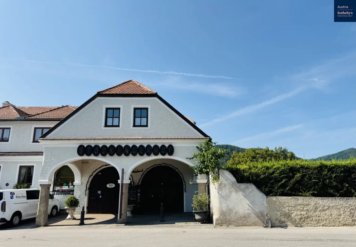 Exklusives Boutique Weingut im Herzen der Wachau: STOCKINGERHOF in Dürnstein – ein Ort mit Geschichte, Charme & unzähligen Möglichkeiten - Bild 1