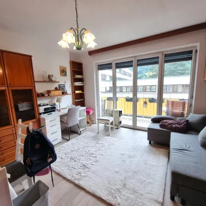 Helle und modernisierte Garconniere mit Loggia! - Bild 2