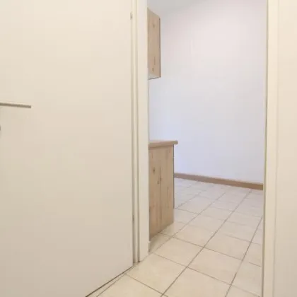 UNBEFRISTETE 1-ZIMMER-WOHNUNG AM WÄHRINGER GÜRTEL 18.BEZIRK! - Bild 2