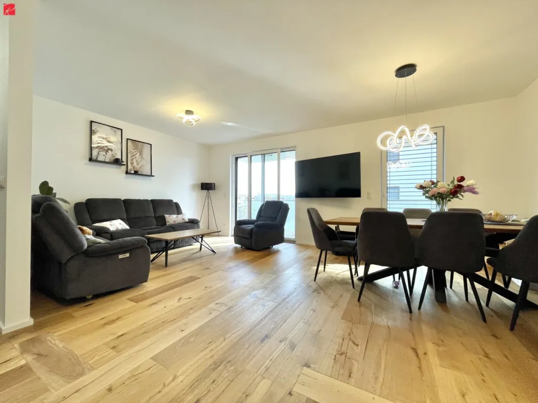 NEUE RAUMAUFTEILUNG: Vier-Zimmer-Wohntraum mit sonnigem Balkon - Bild 1