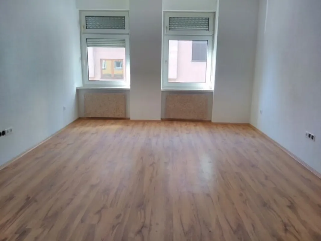 Gut aufgeteilte 3-Zimmer-Wohnung mit großzügigem Balkon – Ideal für Familien! - Bild 1