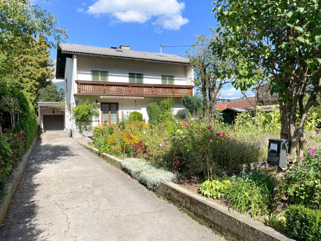 IHR NEUES ZUHAUSE: GERÄUMIGES EINFAMILIENHAUS MIT TERRASSE, GARTEN, UND GARAGE! - Bild 1