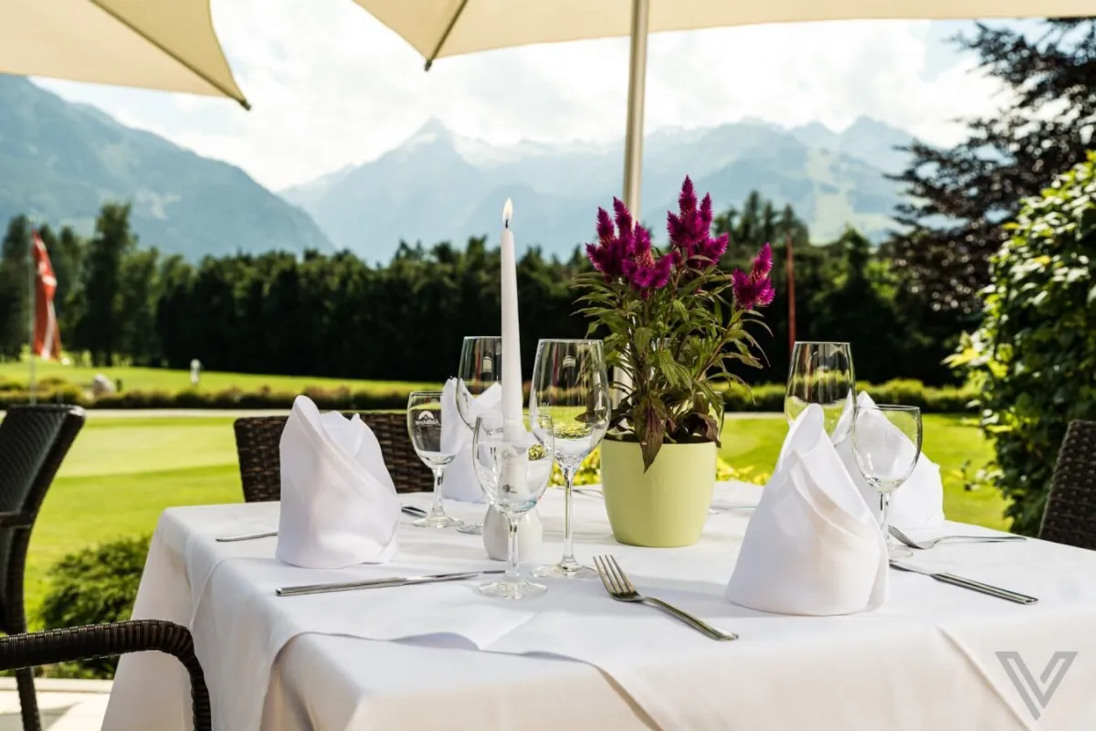 Blick auf das Kitzsteinhorn- Wohnung direkt am Golfplatz - Bild 1