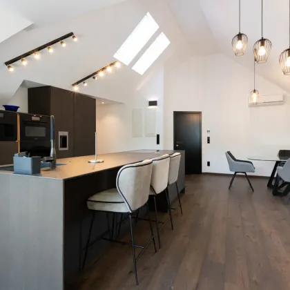 Luxus-Dachgeschoss 133,81 m² mit Terrasse, Designer-Inselküche & Spa-Bad – Weinbergblick + Poolnutzung -  Voll möbliert - Bild 3