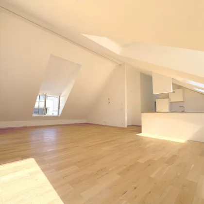 Moderne Dachgeschosswohnung mit hochwertiger Ausstattung und zentraler Lage - Bild 3