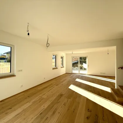 PREISREDUKTION! TRAUMHAFTE 6 ZIMMER DOPPELHAUSHÄLFTE MIT EIGENGARTEN IN TRAUMHAFTER LAGE! - Bild 2