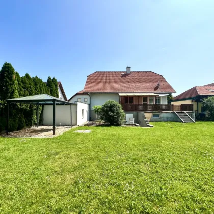 WOHLFÜHLOASE IM GRÜNEN I Haus mit Ausbaupotenzial I großzügige Terrasse I 4-Autostellplätze I Garage & Carport I Fußbodenheizung I Tischler Einbauküche I absolute Ruhelage - Bild 2