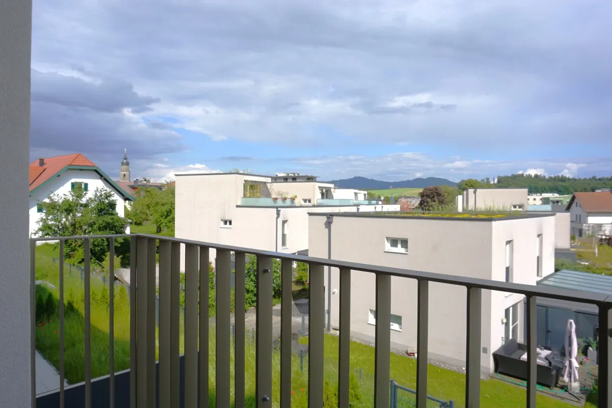 PROVISIONSFREI FÜR DEN KÄUFER!!! Helle 2 Zimmer Wohnung mit großem Balkon am schönen Wallersee - Neubauprojekt im Baurechtseigentum! - Bild 1