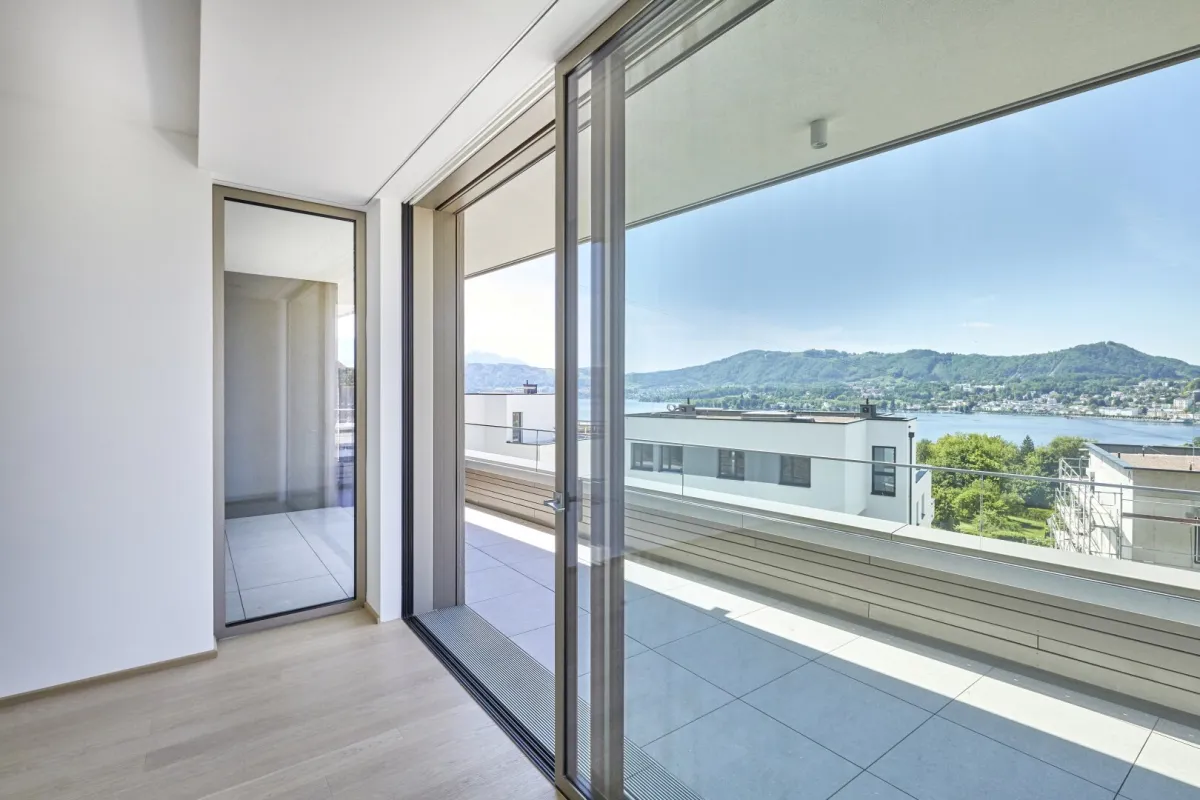 Panorama Living - Luxuriöse 2 Zimmer Wohnung mit Traum Seeblick!! - Bild 1