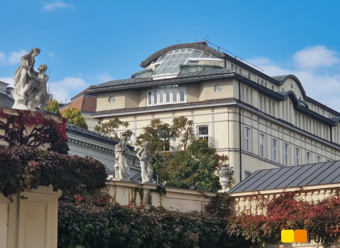 Dachgeschossmaisonette mit unglaublicher Aussicht in Bestlage - Bild 1