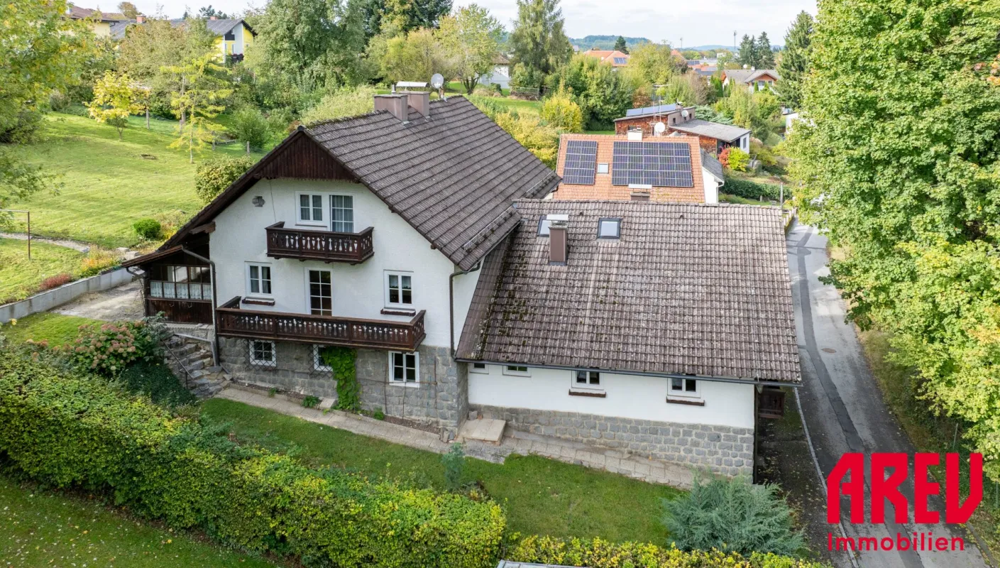 Ein- bzw. Zweifamilienwohnhaus in Aussichtslage mit schönem Garten - Bild 1
