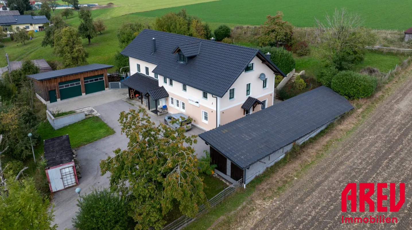 Großzügiges Wohnhaus mit Ordinations- und Nebenräumen - Bild 1