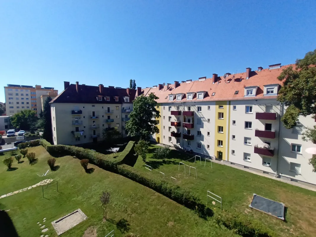 Freundliche, helle schöne Wohnung mit Fernsicht in Graz - Bild 1