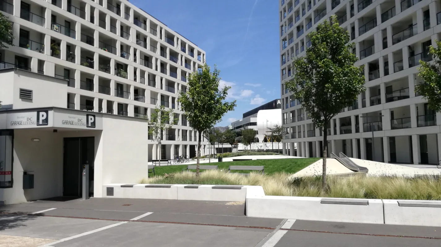 DC-LIVING: Moderne 3-Zimmer-Wohnung mit Loggia & Wellnessbereich nahe der UNO-City! - Bild 1