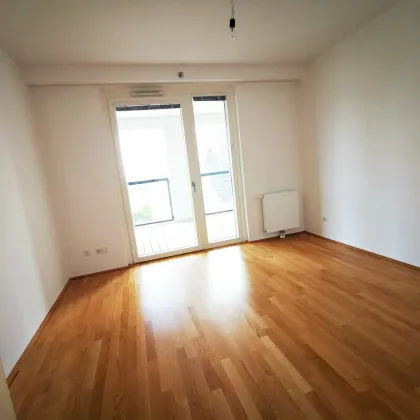DC-LIVING: Moderne 3-Zimmer-Wohnung mit Loggia & Wellnessbereich nahe der UNO-City! - Bild 3