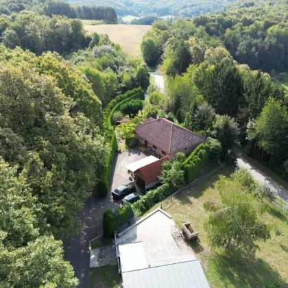 Sonnendurchflutetes Landhaus in absoluter Ruhelage mit herrlicher Aussicht und Charme - Bild 2