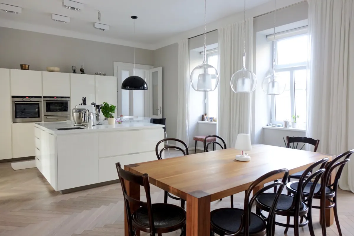 Altbau mit Terrasse und Wellness bei Schlosspark (U4) - Bild 1