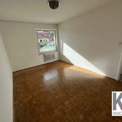 K3 - Gelegenheit: 2 ZIMMER WOHNUNG MIT POTENTIAL.Große Loggia. Ideal auch für eine Vermietung. Sehr gute Lage. - Bild 3