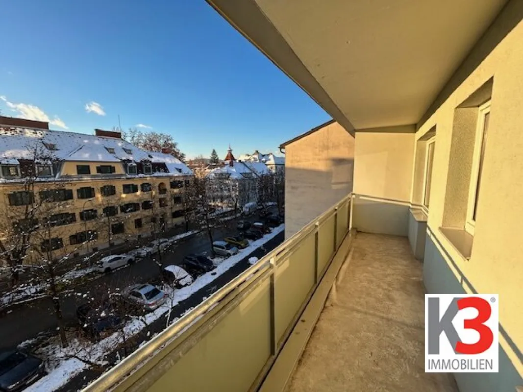 K3 - Gelegenheit: 2 ZIMMER WOHNUNG MIT POTENTIAL.Große Loggia. Ideal auch für eine Vermietung. Sehr gute Lage. - Bild 1