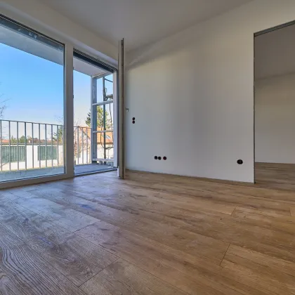 ‼️ AKTION ‼️ ++ 19 EIGENTUMSWOHNUNGEN ++ SCHLÜSSELFERTIG ++ URBAN + NATUR ++ ZWISCHEN SEESTADT UND LOBAU ++ 1220 WIEN ++  ++ BALKON / TERRASSE / LOGGIA / GARTEN / KELLER ++ 2–4 ZIMMER ++ - Bild 3