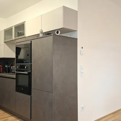Neubau BJ 2022 - Top 3 Zimmer Balkonwohnung inkl. Tiefgaragenstellplatz - ruhige Stadtlage mit Grünblick - Bild 3