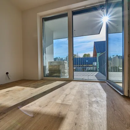 ‼️ AKTION ‼️ ++ 19 EIGENTUMSWOHNUNGEN ++ SCHLÜSSELFERTIG ++ URBAN + NATUR ++ ZWISCHEN SEESTADT UND LOBAU ++ 1220 WIEN ++  ++ BALKON / TERRASSE / LOGGIA / GARTEN / KELLER ++ 2–4 ZIMMER ++ - Bild 3